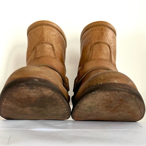FRYE PHILIP HARNESS DISTRESSED SHORT BOOTIES IN RARE CAMEL TAN #76870. Sz 5.5 - Picture 13 of 16
